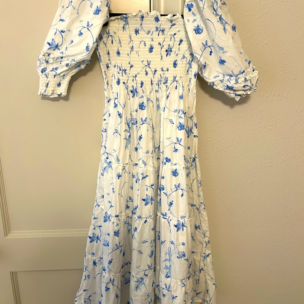 Hill House Home Nap Dress- The Nesli in Blue Botanica size small